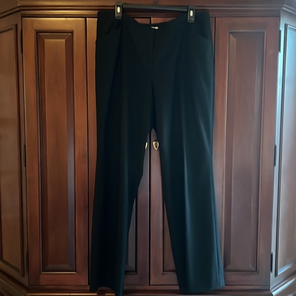 TAHARI black full leg dress pants nice and long! - Picture 2 of 5